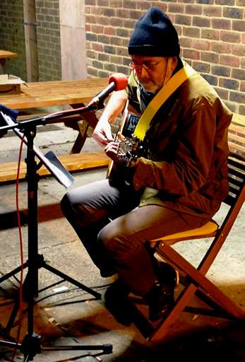 Keeping warm - Six Bells - 15/09/20 Photo: Heather
