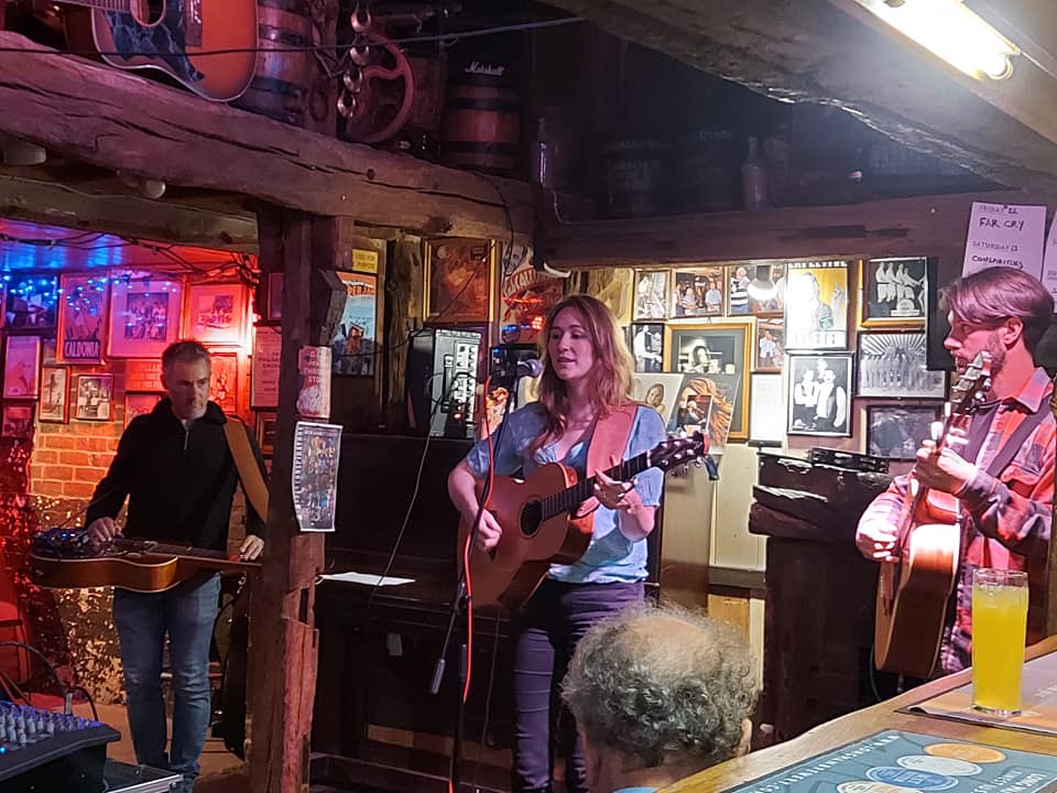 Saskia & band at the Bells - 19/10/21 Photo: Heather