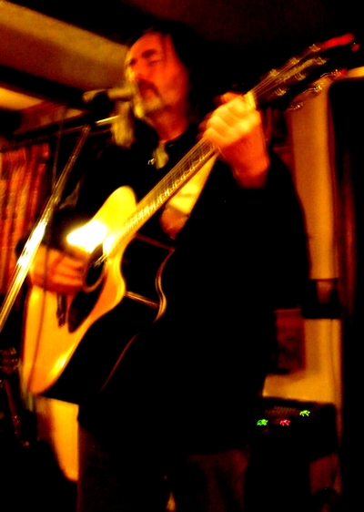 Solo at the Wheatsheaf Inn in Willingdon 13.02.13