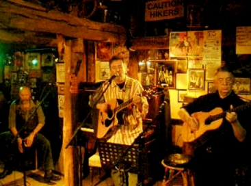 Rockin at the Six Bells on 16.04.13