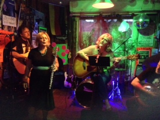 On stage at Die Smuggies with Helga, Lisa & John - 11/07/14