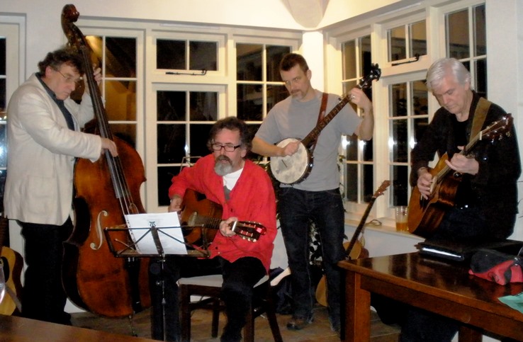 Chris on string bass, Banjo Dave & Terry Lees join me on Scrapheap blues