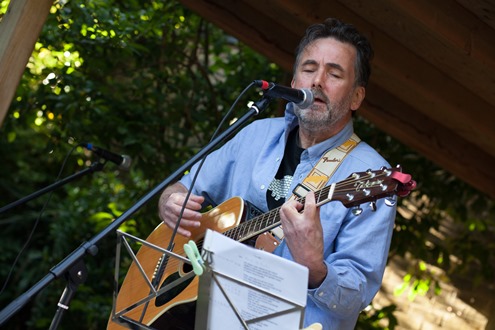 Playing outside in the sun at the Six Bells Beer Festival - 25/05/14 - Photo: Andrea Hunnisett
