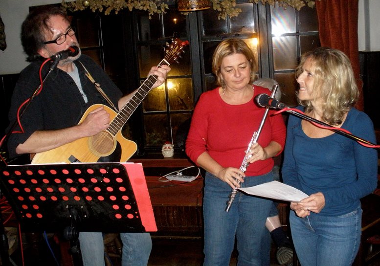 With Helga, Lisa & John on Wrong place wrong time - The Blackboys - 2/12/14
