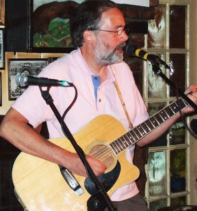 Open mic night number 200 at the Six Bells - 11/08/15 - Photo: Simon Watt
