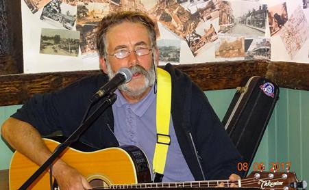 A couple of songs at UF&B - 8/06/17 - Photo: Ray Whiteway-Roberts