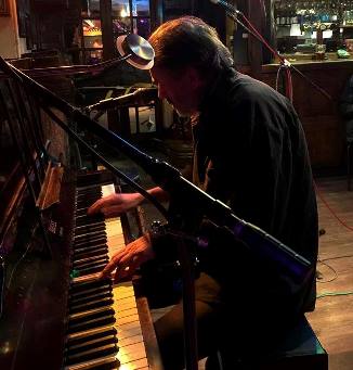Right for me on the piano at the Six Bells - 6/02/18 Photo: Lisa Jackson