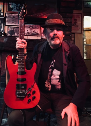 Me and my Shadow at the Six Bells - T-shirt from 1994 - 20/02/18 Photo: Ella Moonbridge