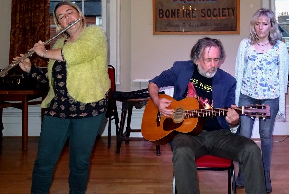 Elephant and Castle with Helga and Lisa - 13/05/18 Photo: Ray