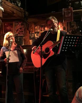 Panyan with Heather at the Six Bells - 07/08/18 Photo: Lisa