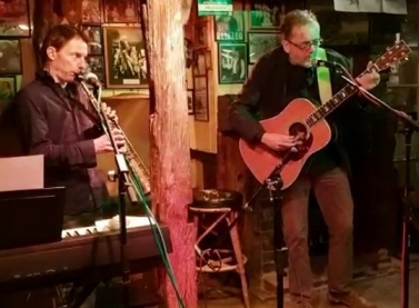 Six Bells with Simon - 5/02/19 Photo: Heather