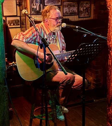 Six Bells - 15/10/19 Photo: Heather