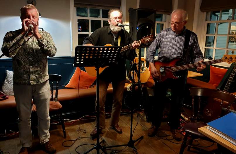 Bay Hotel - 21/11/19 Photo: Heather