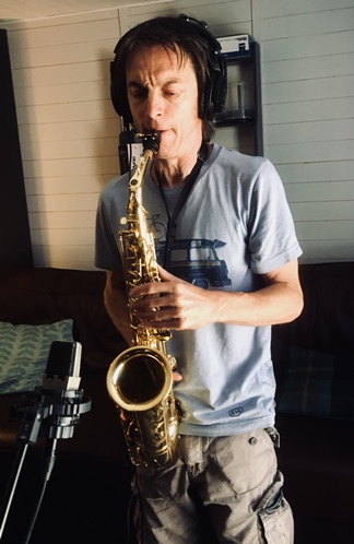 Simon Farmer in the studio - Journey Part 1