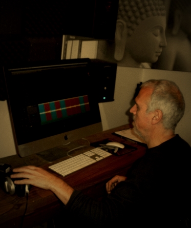 Bob on the desk - 15/01/16 - Photo: C J Martin